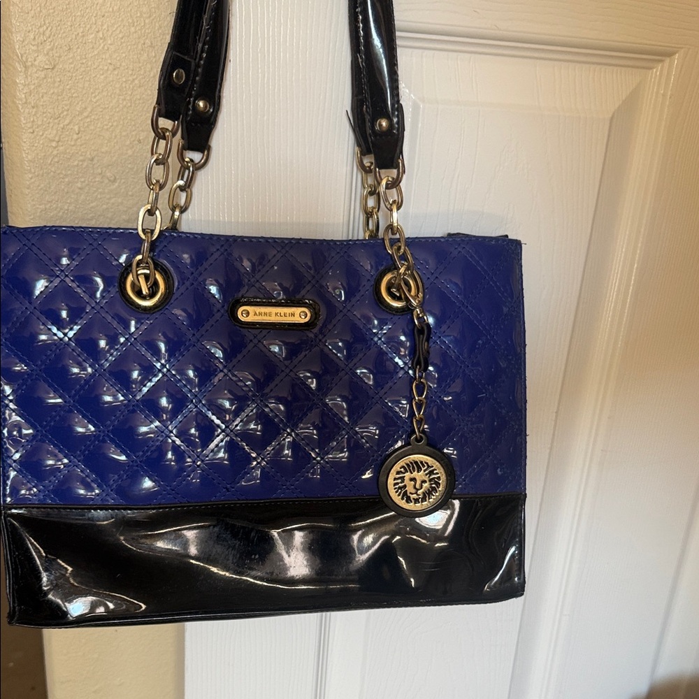 Anne Klein Quilted Blue purple and Black patent Shoulder Bag gold Logo fob